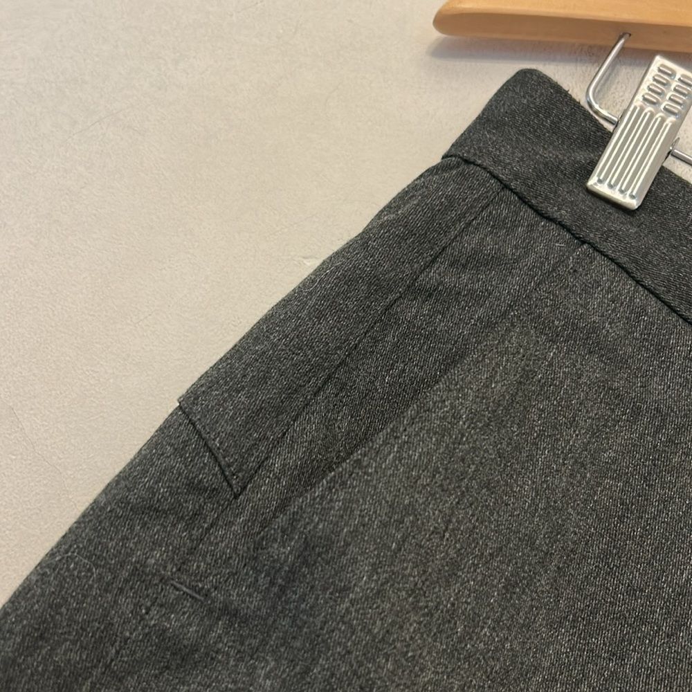 Volcom Dark gray Flat Front Shorts Casual Style Size 30 New - Picture 3 of 11